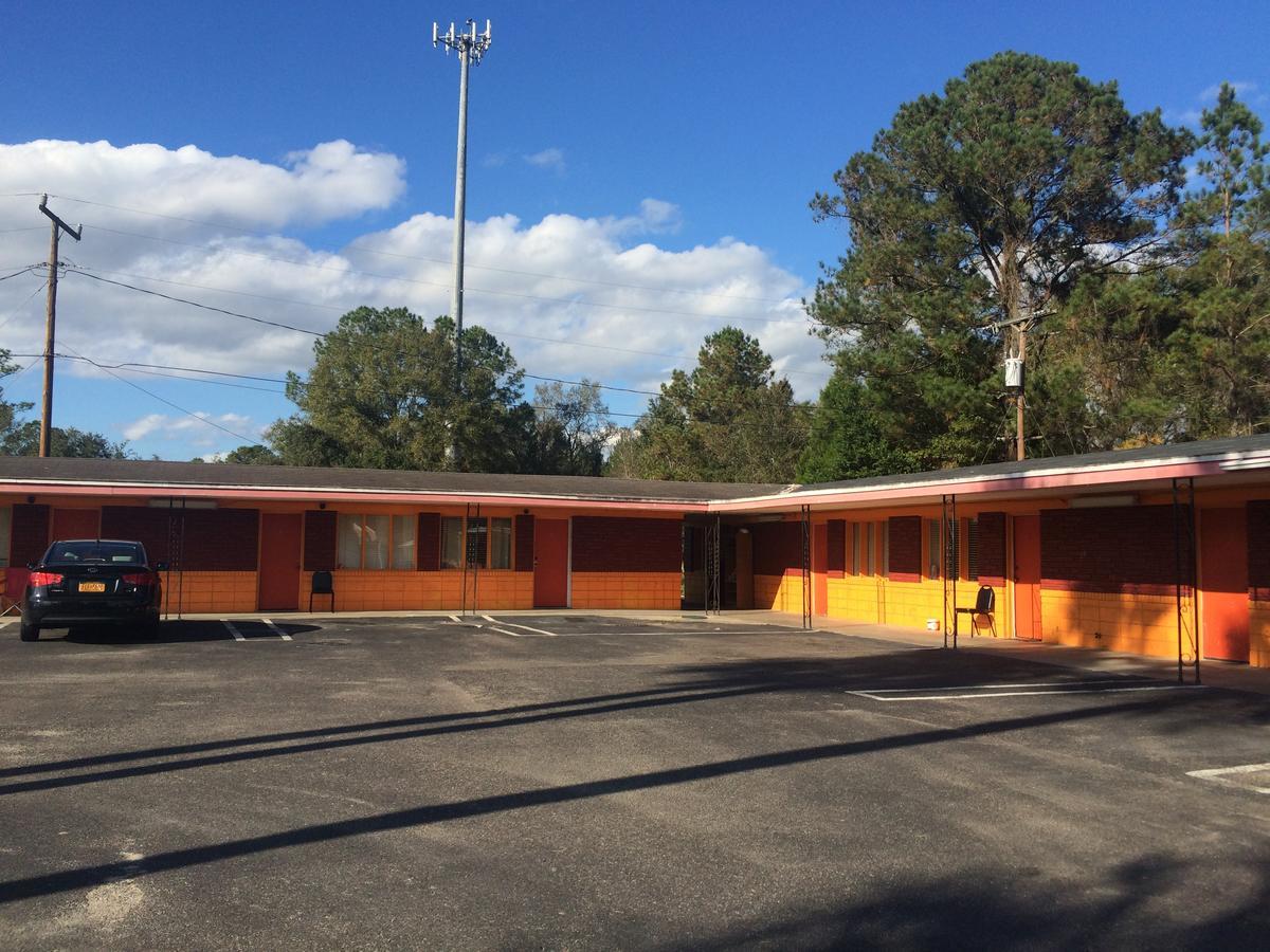Holiday Terrace Motel Hilliard Exterior photo